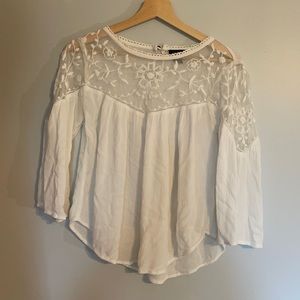 White Forever 21 top. Size Small.